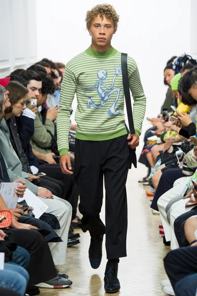 Look 25